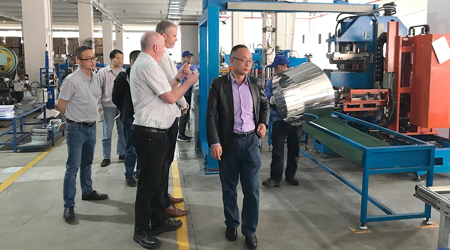 三年疫情后首訪！英國(guó)客戶Buyitdirec蒞臨金環(huán)電器視察