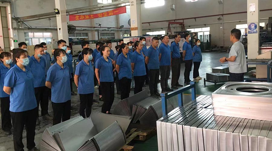 五一放假在即！金環(huán)電器沖壓車間開展早會(huì)強(qiáng)調(diào)工作效率