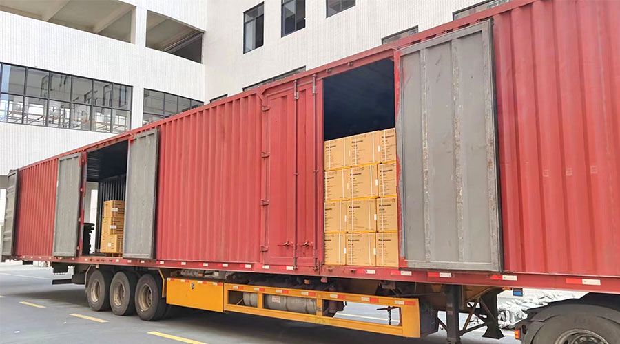 使命必達(dá)！高效完成國內(nèi)知名品牌客戶迷你洗衣機(jī)裝柜發(fā)貨