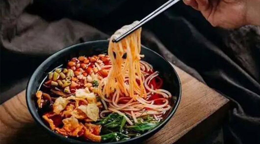 吃螺螄粉衣服上有味道如何快速解決！滾筒衣服烘干機有辦法