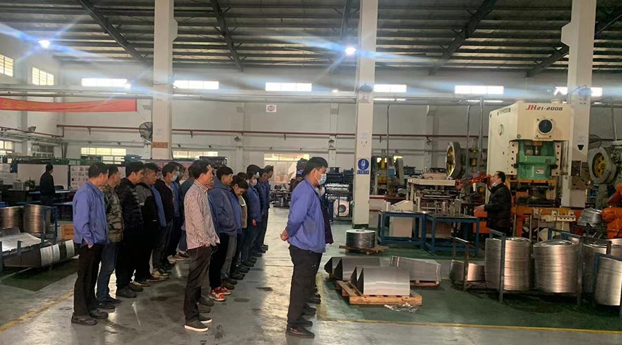 意氣奮發(fā)！金環(huán)電器沖壓車間組織人員開展例行早會